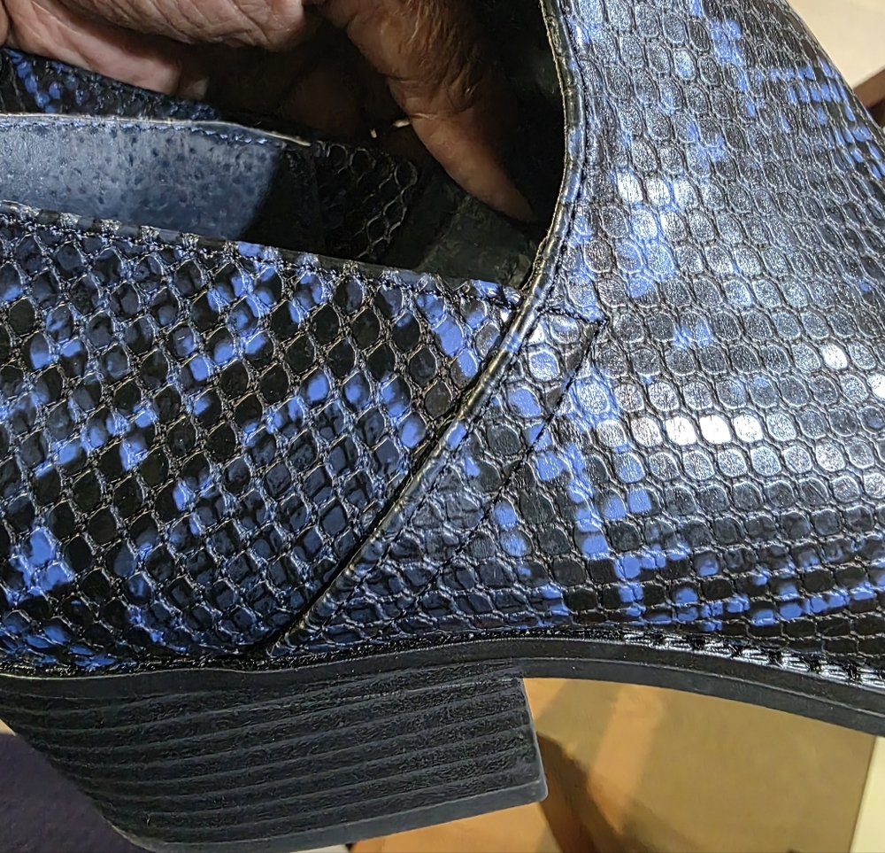 Kaari Blue Womans  Snakeskin Patterned  Shoes. Size 9 - Picture 2 of 7